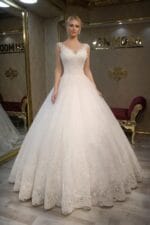 Asya-gelinlik-a-kesim-v-yaka-dantelli