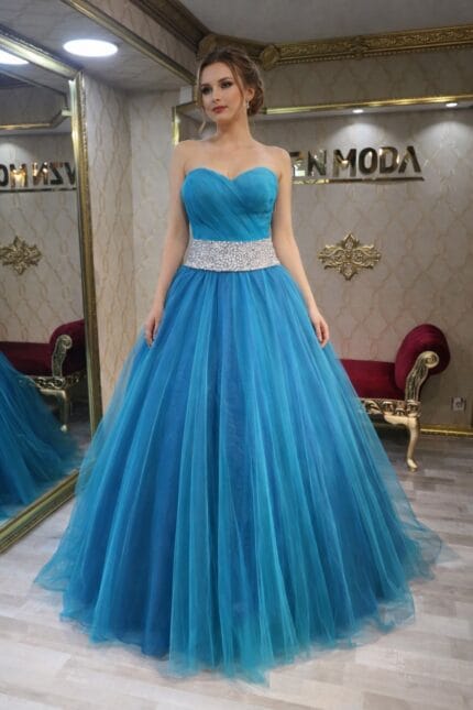 Figen-petrol-mavi-gumus-isleme-helen-nisan-kina-abiye-elbise