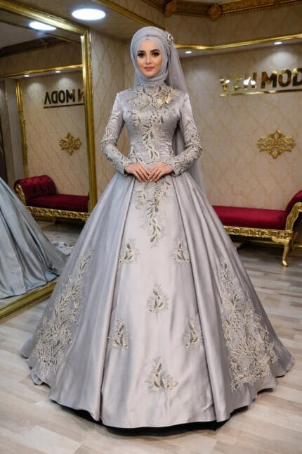Sevda-Gumus-Saten-Islemeli-Tesettur-Nisan-Abiye-Elbise