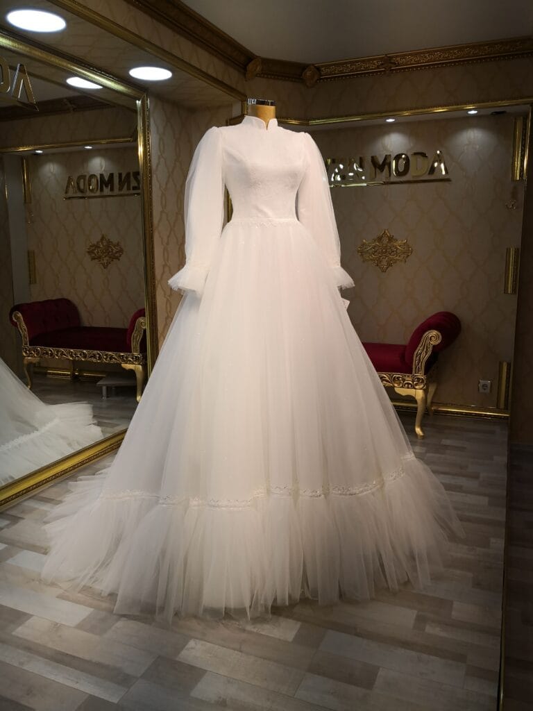 Ahu Model Helen Kesim Tül Etek Tesettür Gelinlik - VznModa tesettür-gelinlik-helen-hayal-tül-tarlatanlı-kabarık