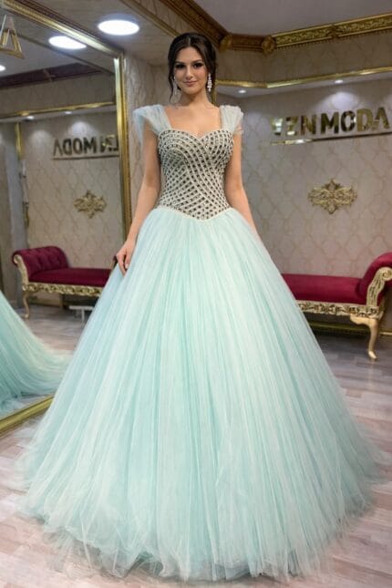 Ceyda-nisan-abiye-elbise-su-yesil-tasli-prenses-islemeli