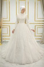 Vildan-kirik-beyaz-tesettur-helen-islemeli-gelinlik