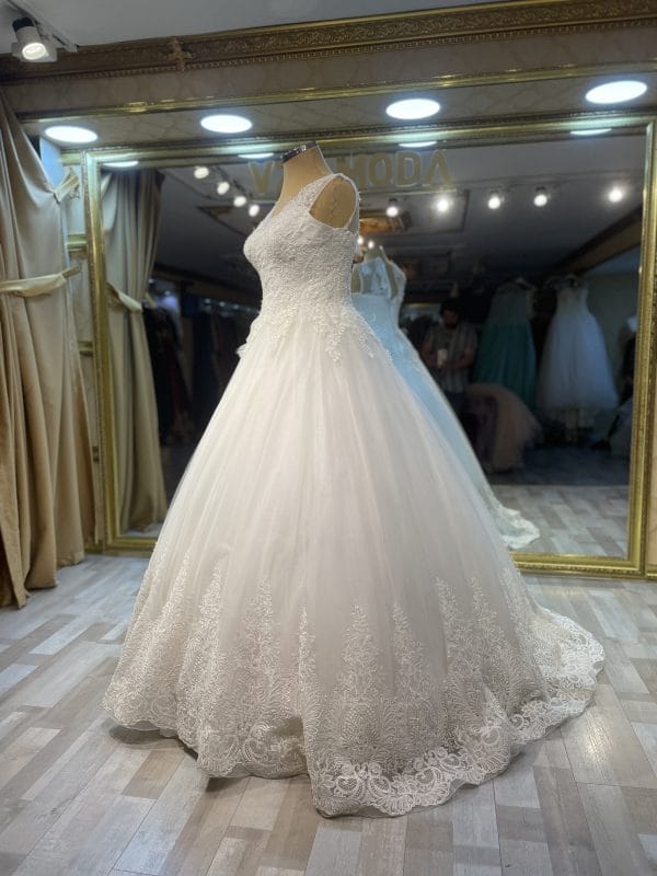 asya-gelinlik-v-yaka-a-kesim-dantelli - VznModa asya-gelinlik-v-yaka-a-kesim-dantelli