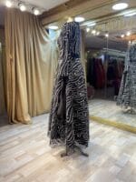 hande-tesettür-model-siyah-taşlı-kabarık-abiye-elbise