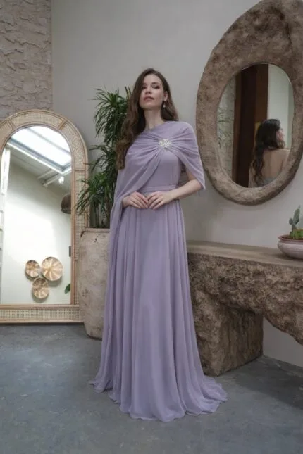 Dilara-Lila-Sifon-Tek-Omuz-Pelerinli-Tasli-Tesettur-Abiye-Elbise