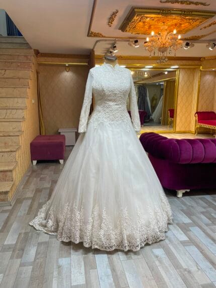 Beyza-buyuk-beden-tesettur-a-kesim-dantelli-gelinlik