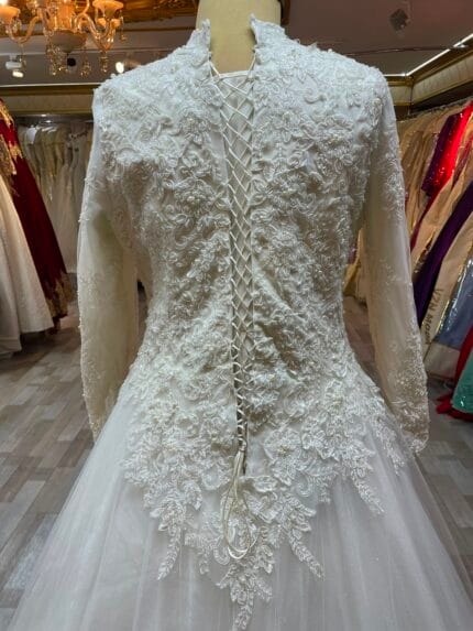 Beyza-buyuk-beden-tesettur-a-kesim-dantelli-gelinlik
